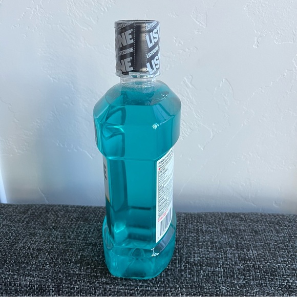NWT Listerine Cool Mint Antiseptic Mouthwash 1.5 L - Picture 4 of 7